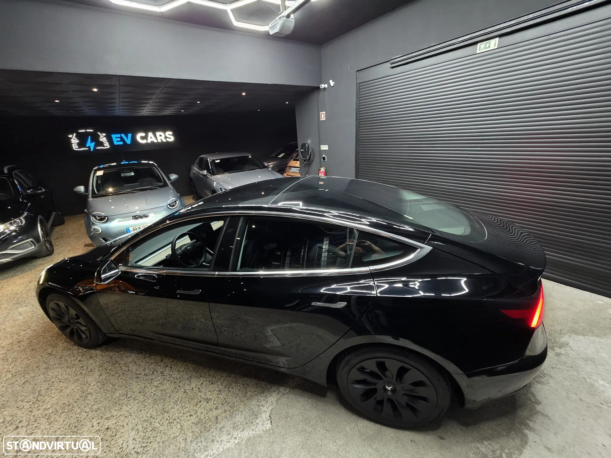 Tesla Model 3 Long-Range Dual Motor AWD - 4