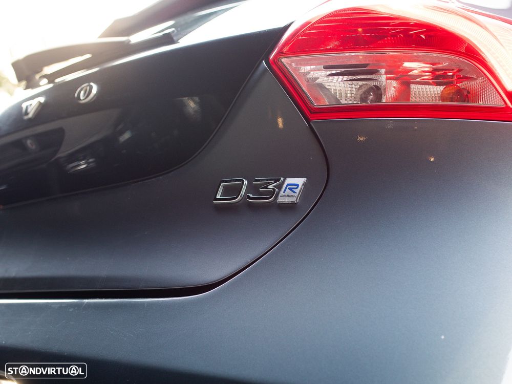 Volvo V40 2.0 D3 R-Design Geartronic - 19