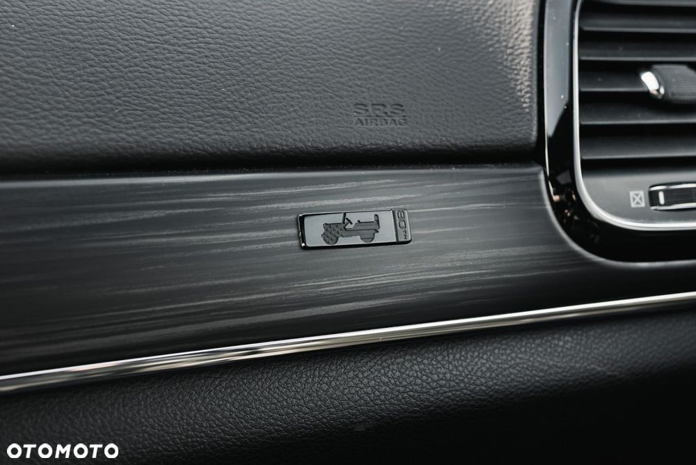 Jeep Grand Cherokee - 29