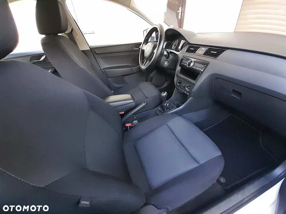 Skoda RAPID 1.2 TSI Active - 25