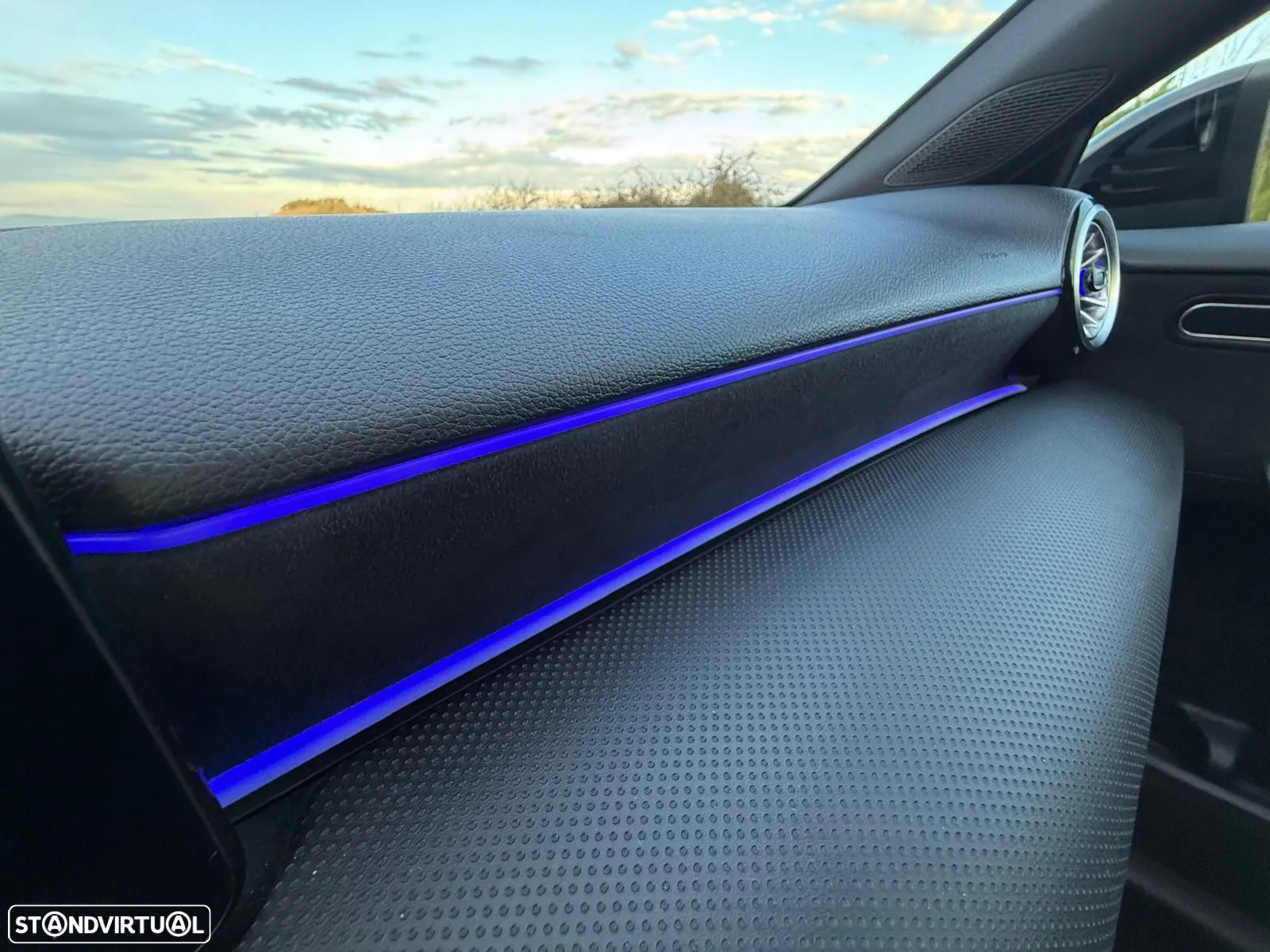 Mercedes-Benz A 250 Limousine e AMG Line - 36
