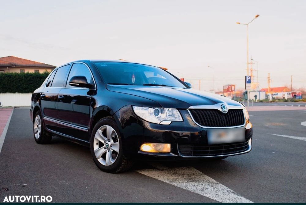 Skoda Superb 2.0 TDI Active DSG - 1