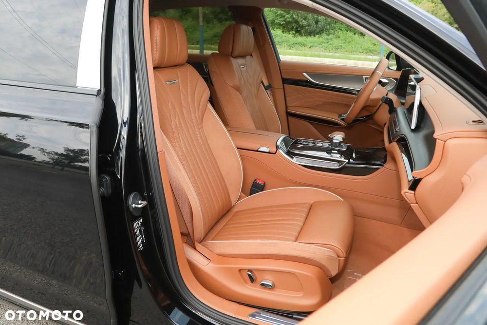 Hongqi H9 Standard - 12