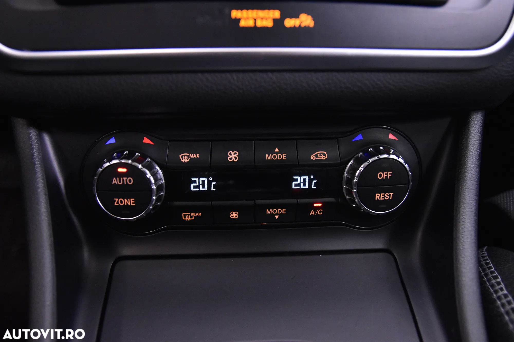 Mercedes-Benz GLA 200 7G-DCT - 18
