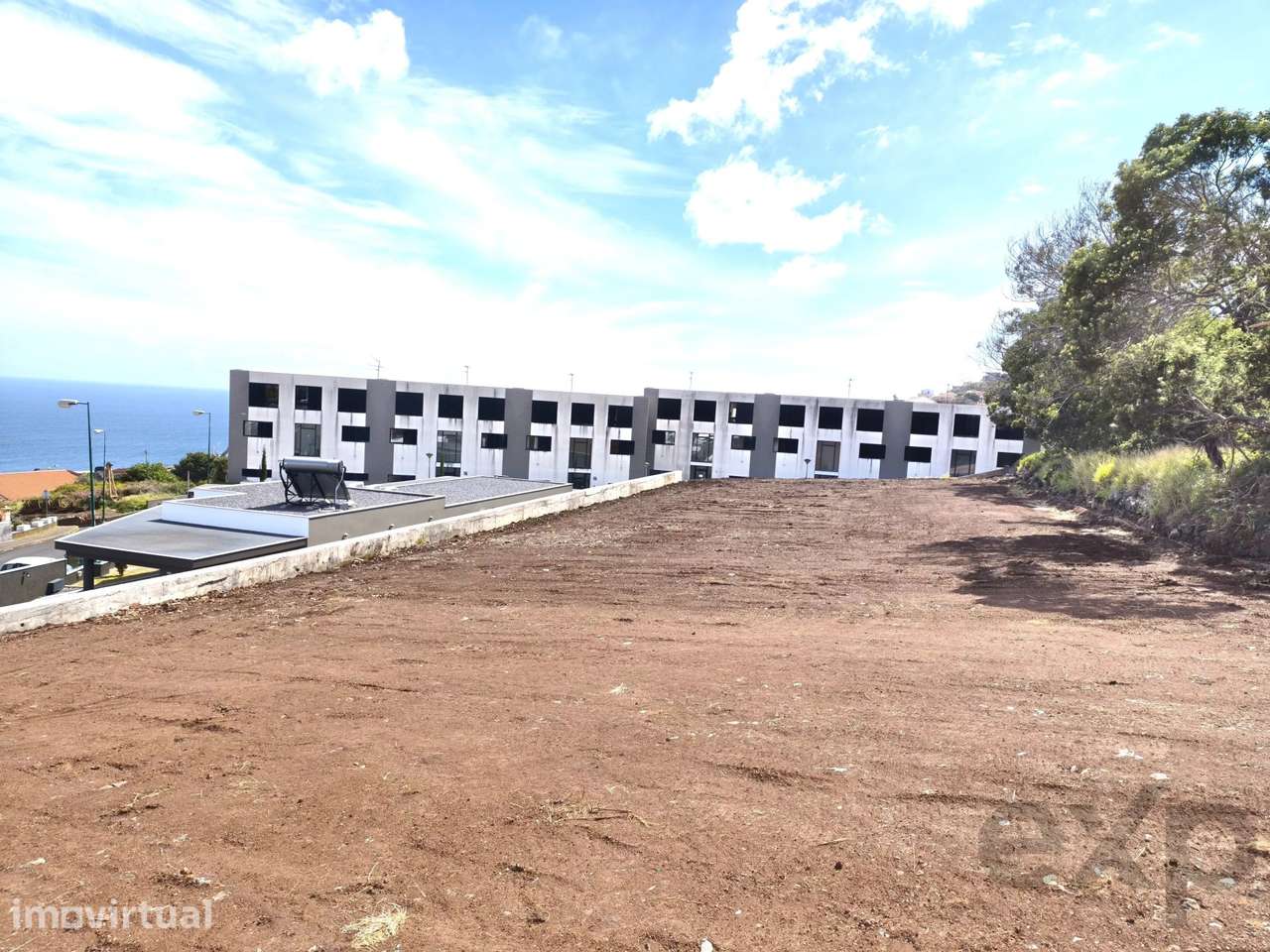 TERRENO EXCLUSIVO COM VISTA MAR — ÁGUA DE PENA, MACHICO | 1.645,60 m² - Grande imagem: 2/23