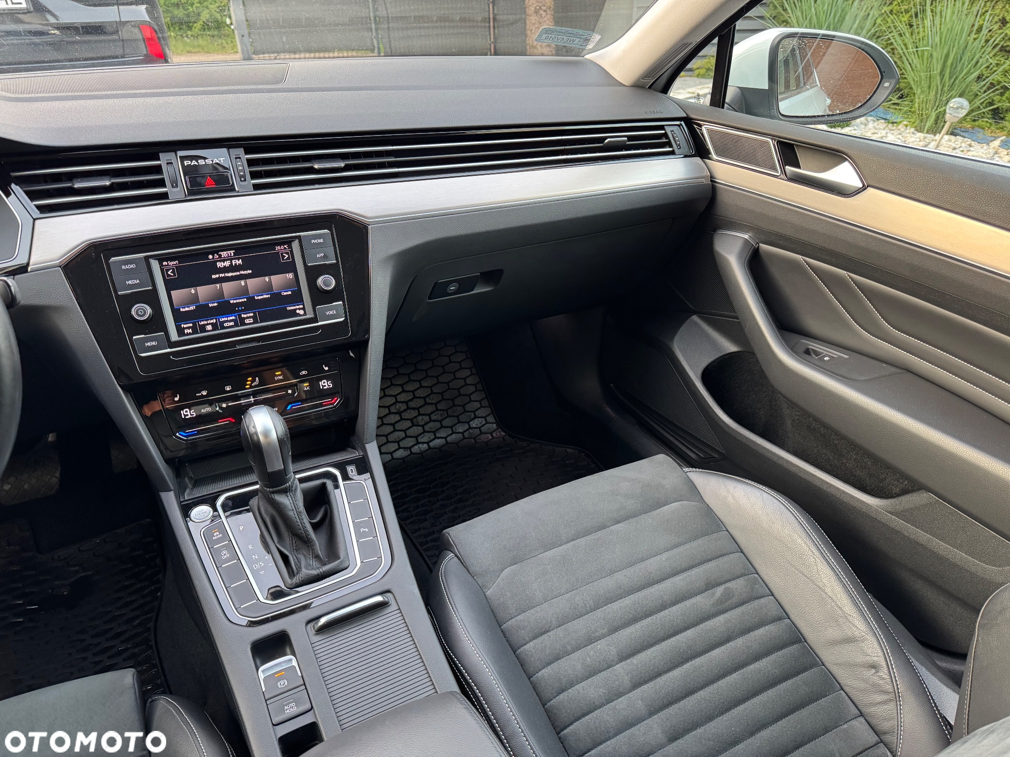 Volkswagen Passat 2.0 TSI Elegance DSG - 27