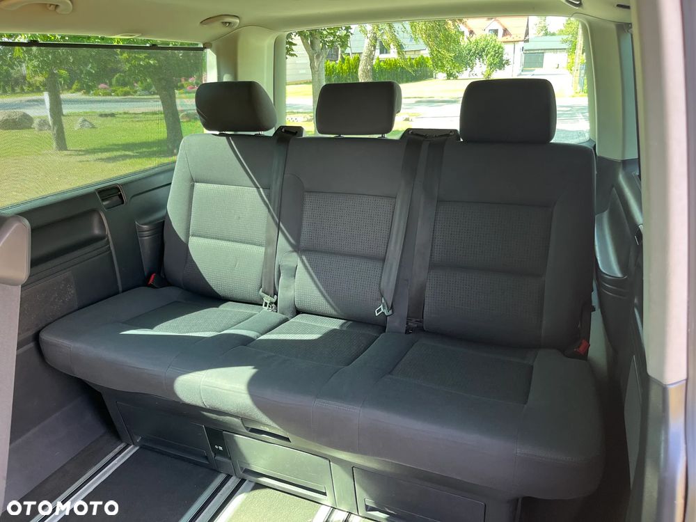 Volkswagen Multivan - 16