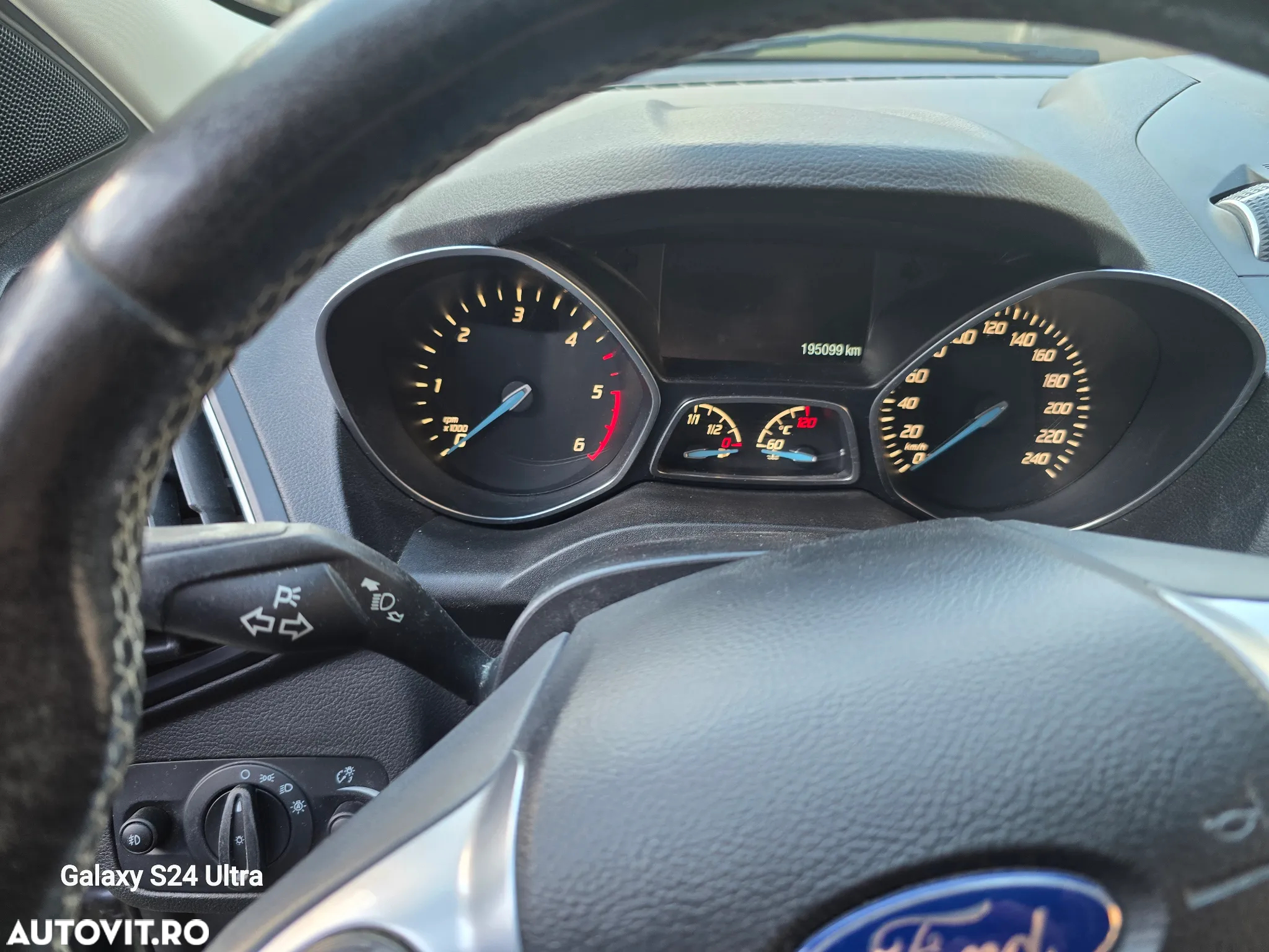 Ford Kuga 2.0 TDCi 4WD Powershift Titanium - 25