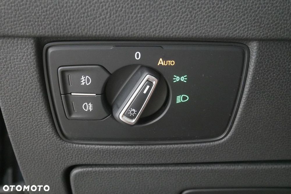 Volkswagen Passat Variant 2.0 TSI Business DSG - 26