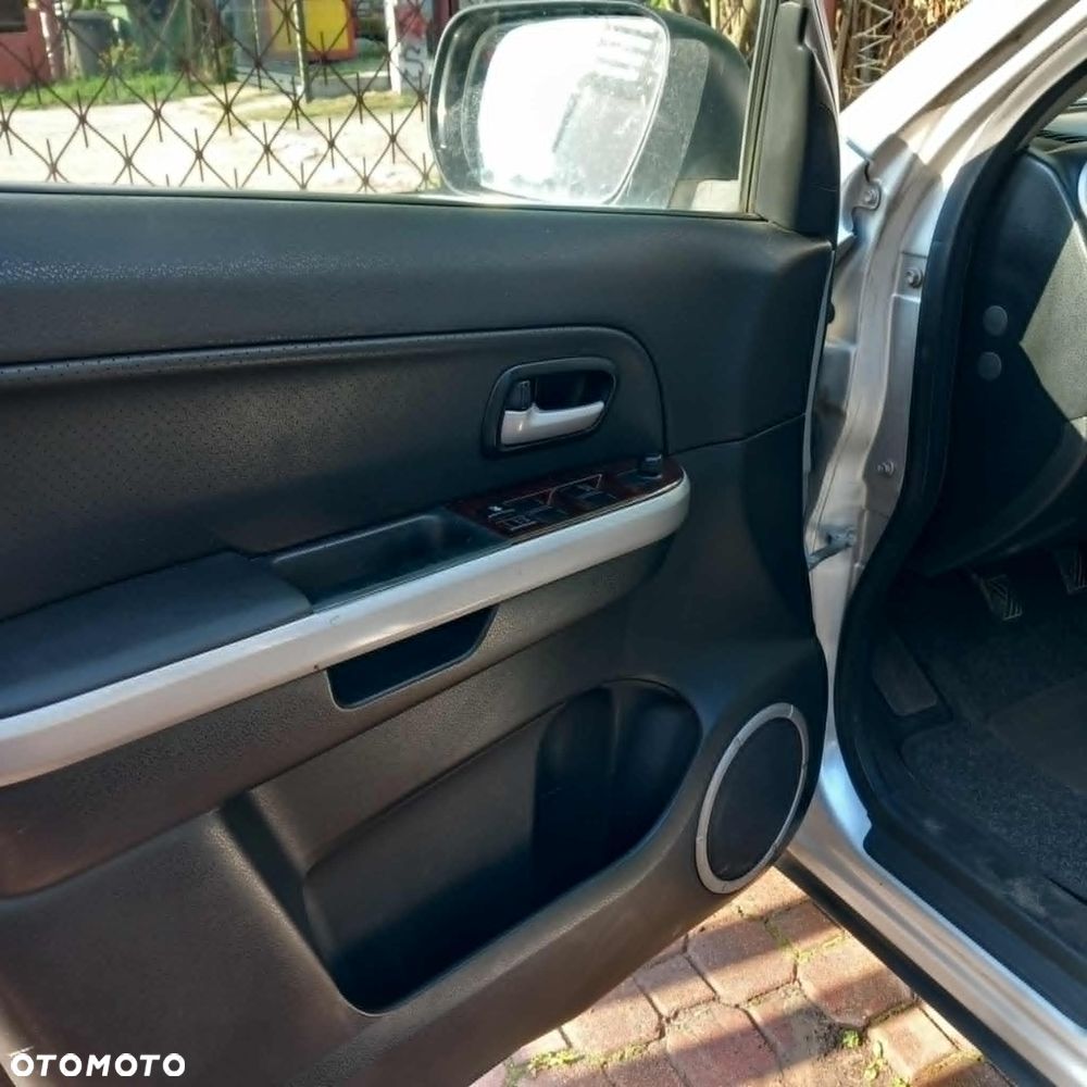 Suzuki Grand Vitara 1.9 DDiS - 5