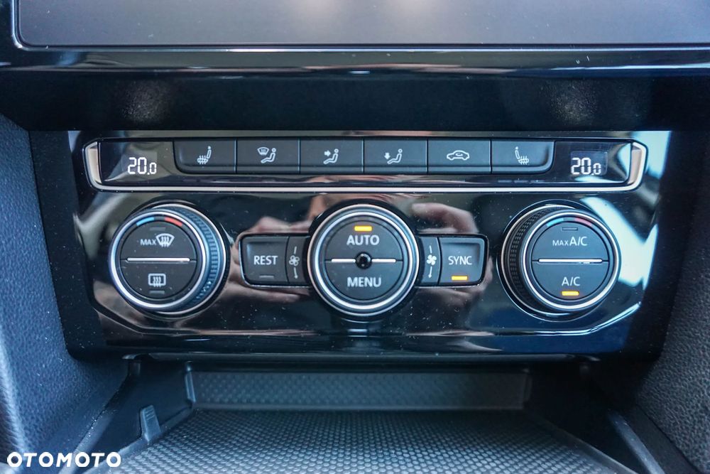 Volkswagen Passat 1.5 TSI EVO Elegance DSG - 21