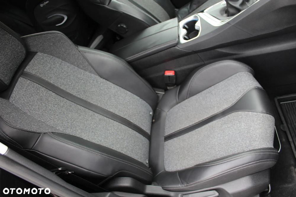 Peugeot 3008 1.2 PureTech Active - 20