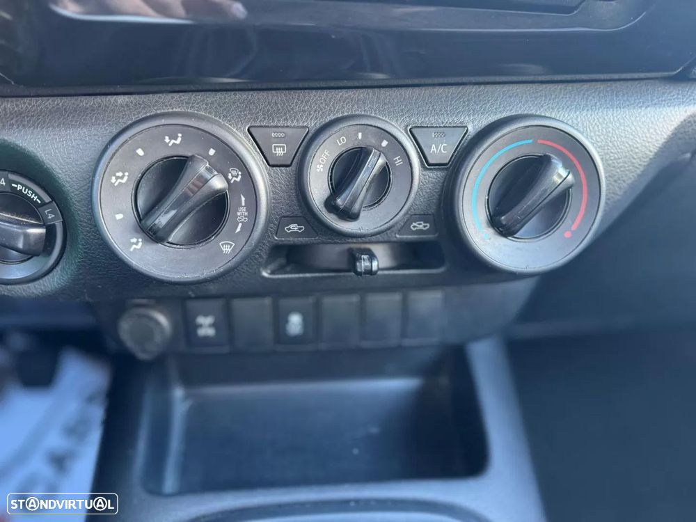 Toyota hilux 2.4 d-4d 4wd ce cm 3l - 9