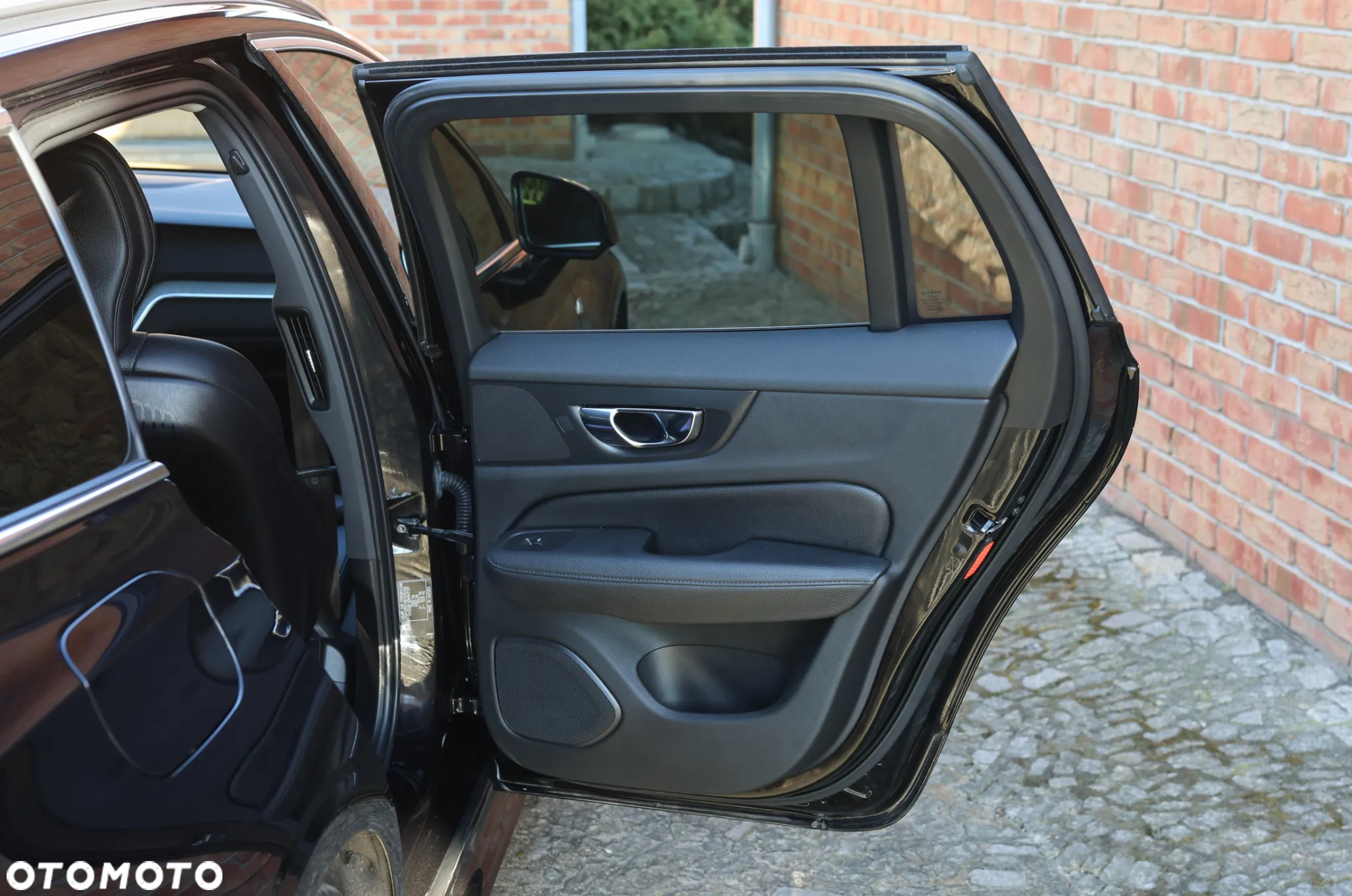 Volvo V60 T6 AWD Plug-In Hybrid Inscription - 31