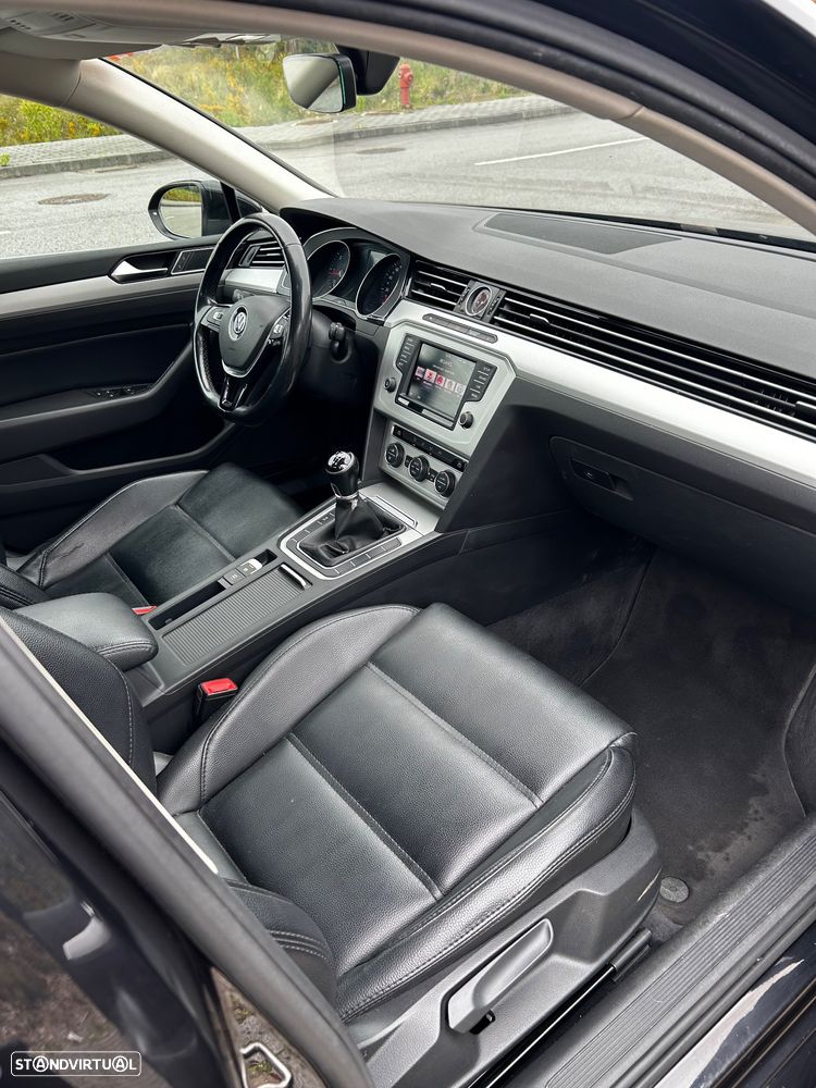 VW Passat 2.0 TDI Confortline - 8
