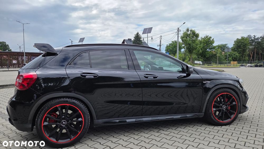 Mercedes-Benz GLA 45 AMG 4-Matic - 12