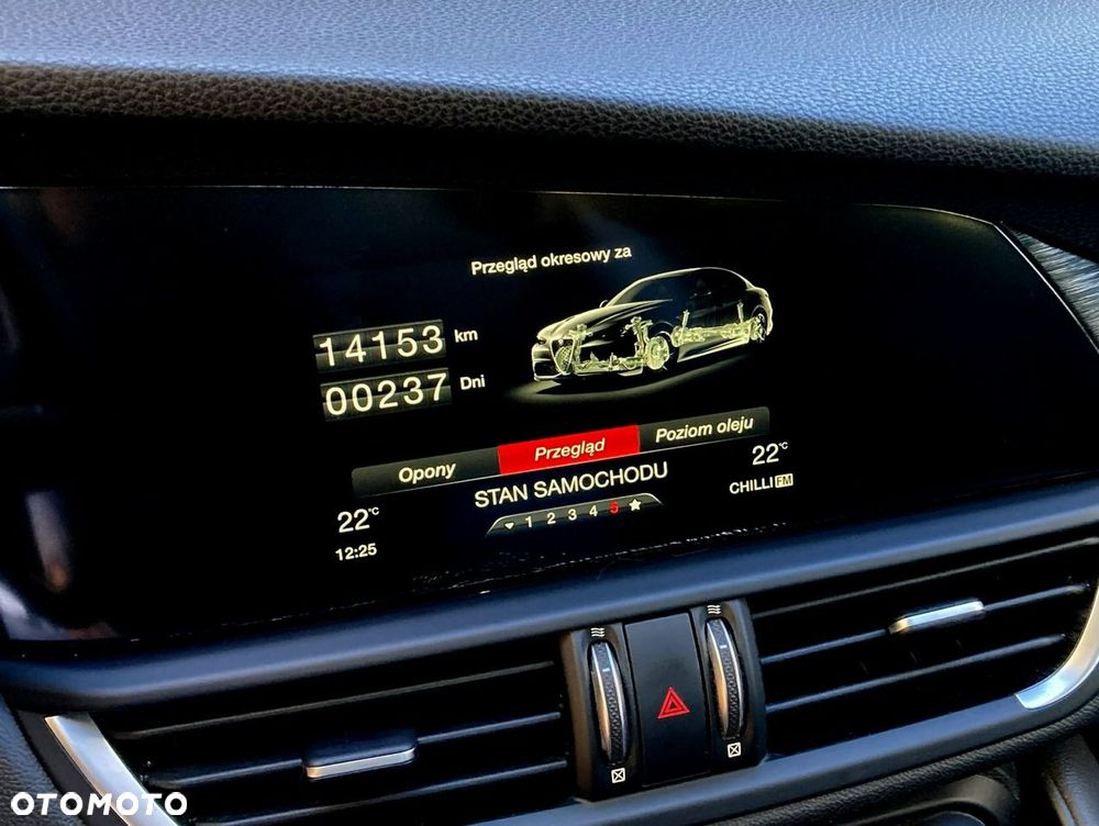 Alfa Romeo Giulia 2.0 Turbo 16V AT8 Executive - 24