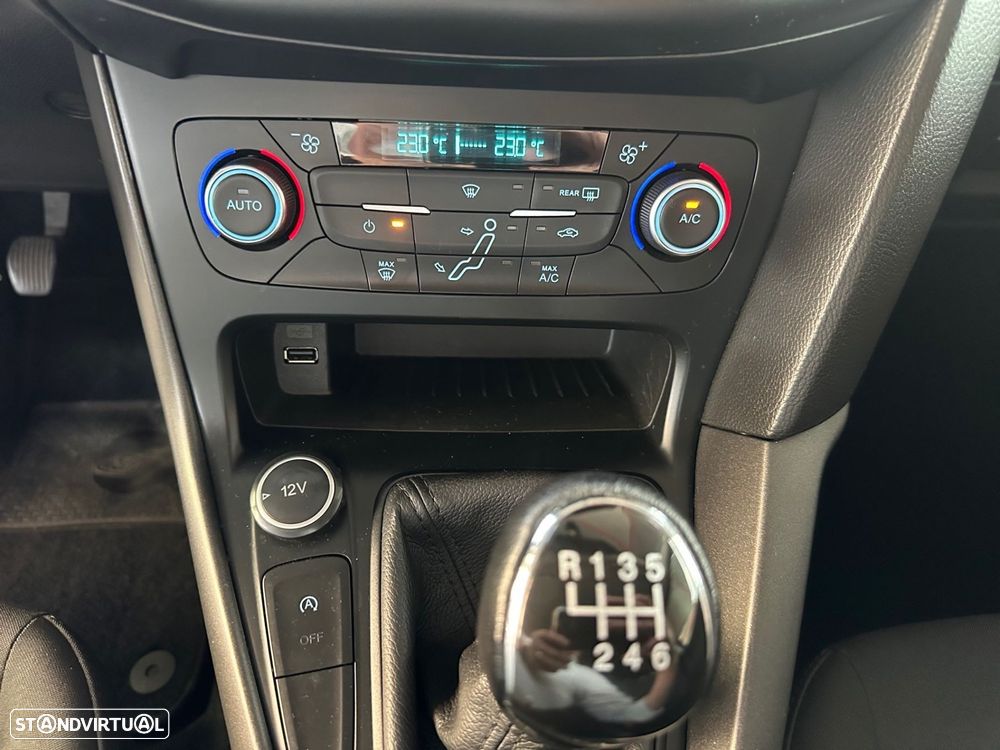 Ford Focus 1.5 TDCi Titanium ECOnetic - 14