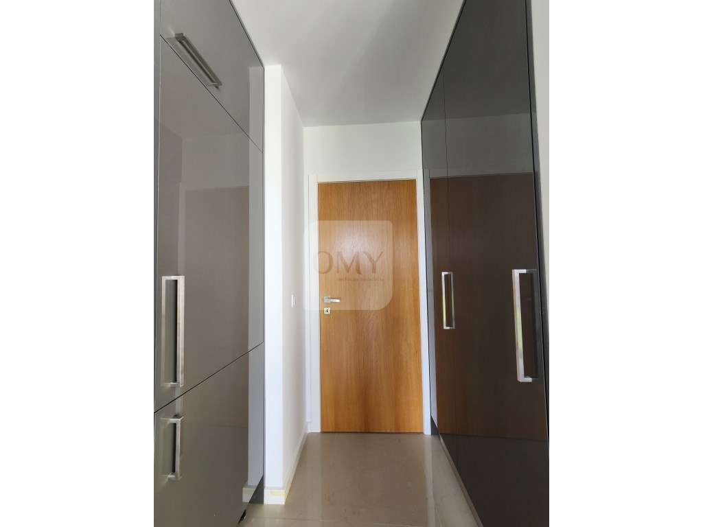 Andar de Moradia T5 com Terraço e Quintal no Centro de Vila Real - Grande imagem: 3/30
