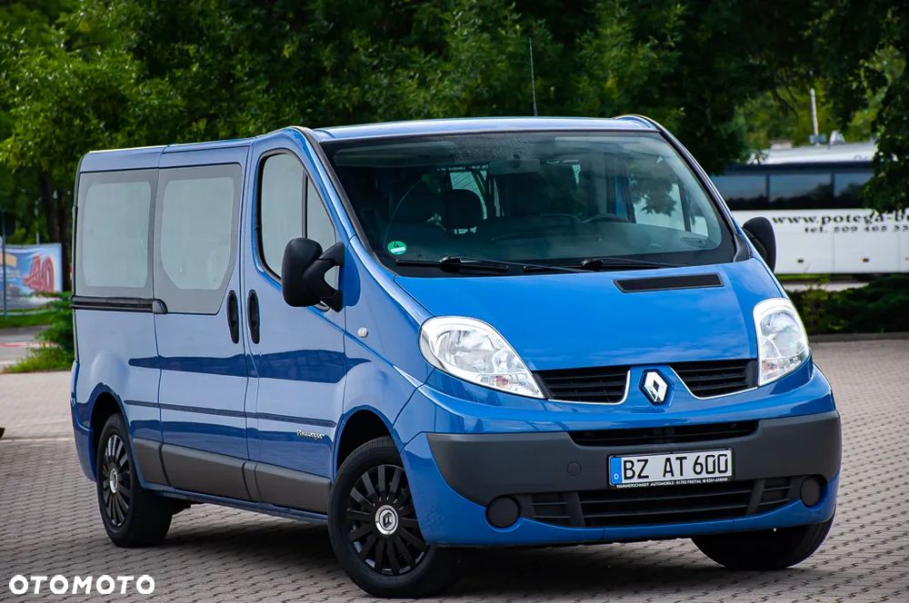 Renault Trafic 2.0 dCi 115 FAP Grand Passenger Black Edition - 2