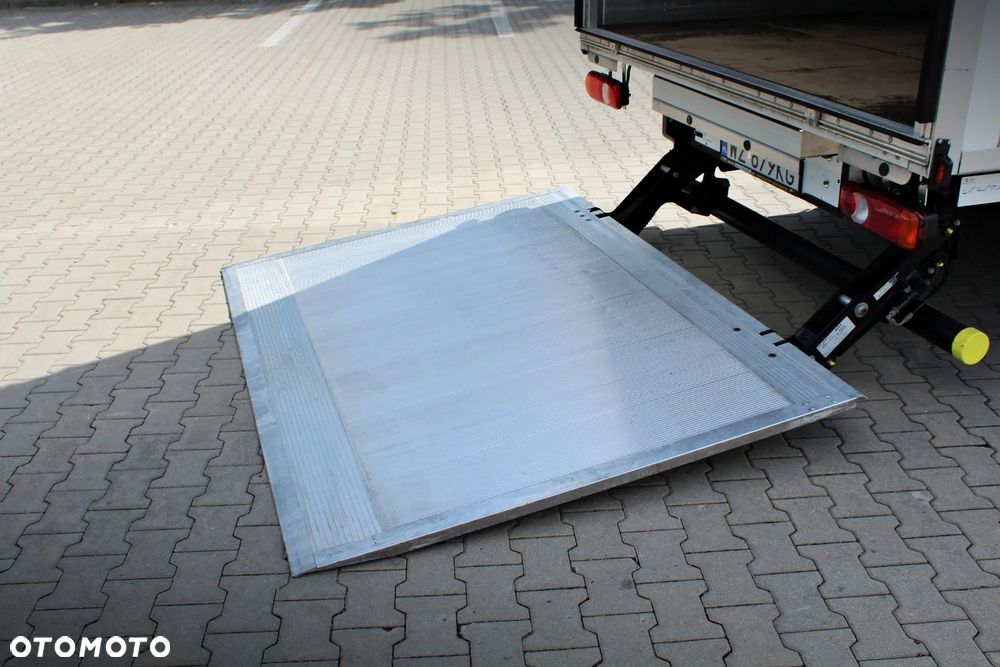 Renault Master kontener 9eup + winda BAR 750kg - 13