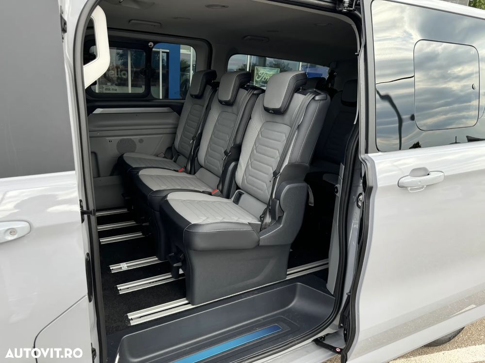 Ford Tourneo Custom Bus 320L 2.0 EcoBlue 170 CP 8AT L2H1 AWD Titanium X - 12