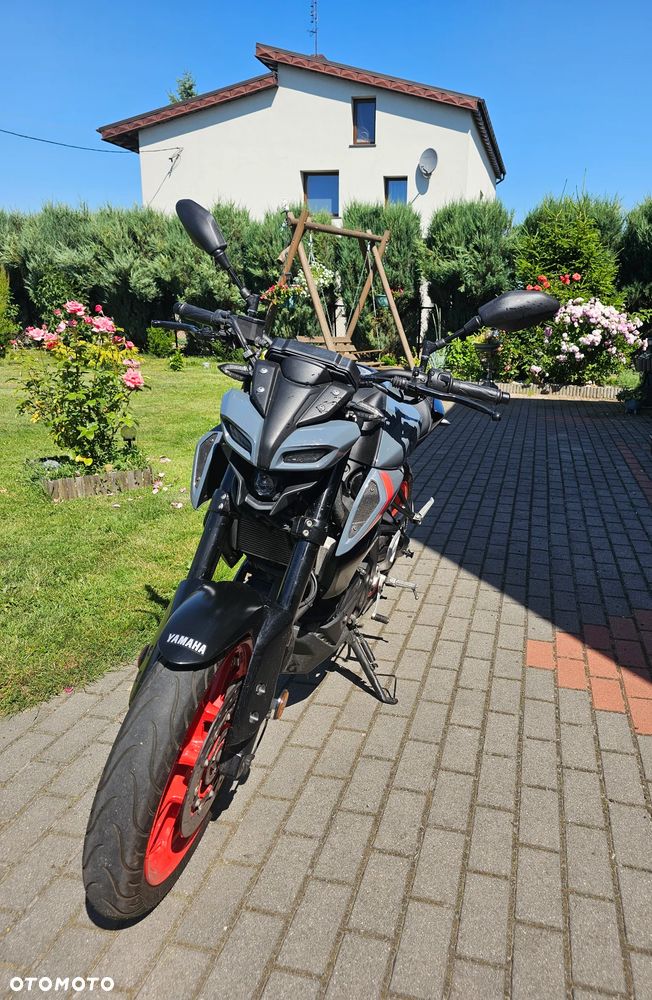 Yamaha MT - 2
