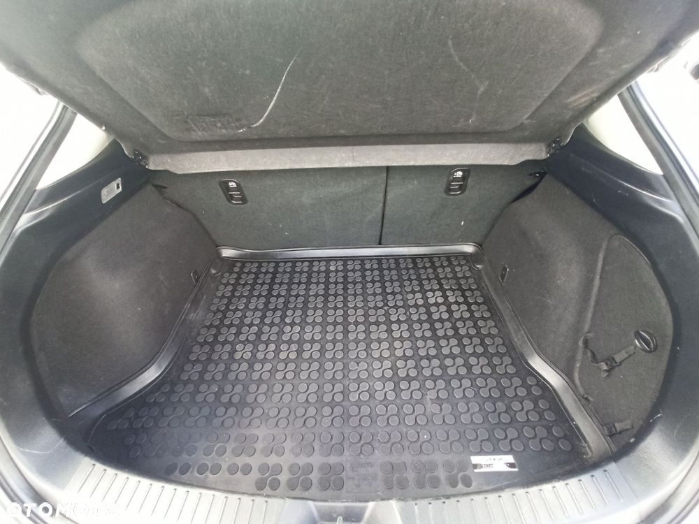 Mazda 3 - 9