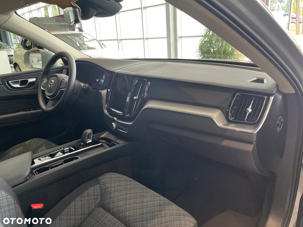 Volvo XC 60 B5 B AWD Core - 11