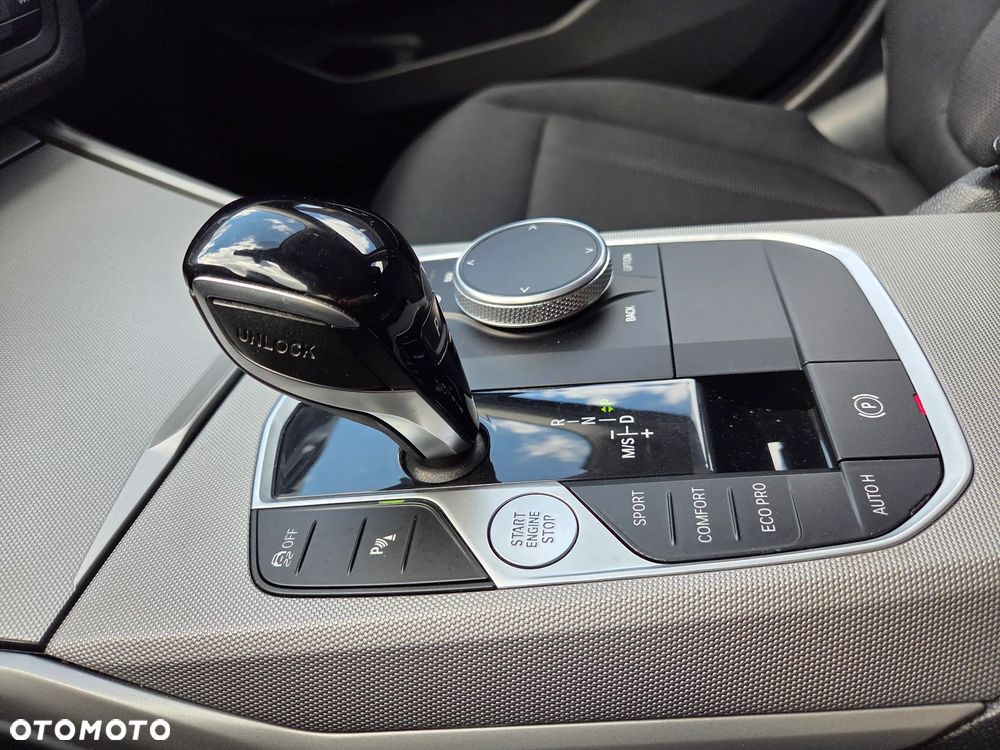BMW Seria 3 320d xDrive Advantage - 32