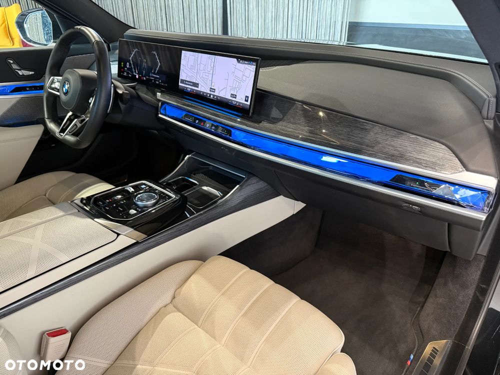 BMW Seria 7 740d xDrive mHEV sport - 10