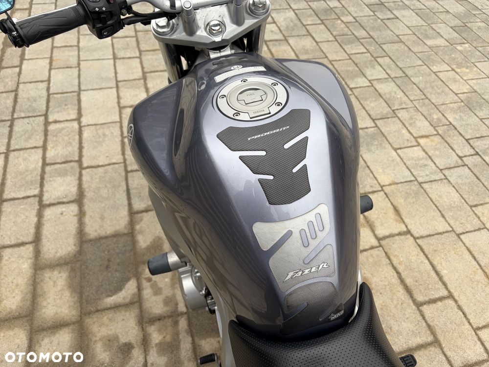 Yamaha FZ6 - 20