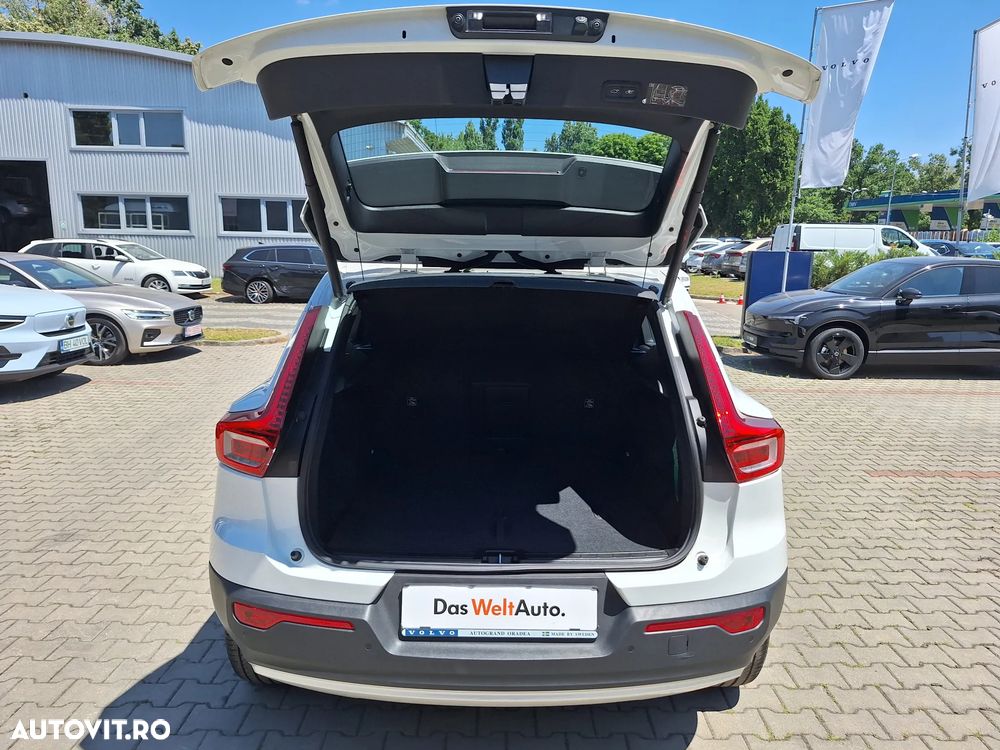 Volvo XC 40 T4 Geartronic Momentum Pro - 34
