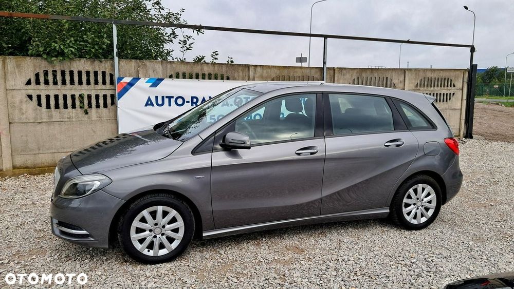 Mercedes-Benz Klasa B 180 BlueEFFICIENCY Edition - 21