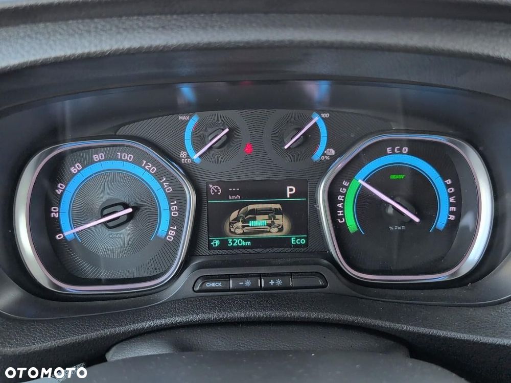 Peugeot e-Expert - 17