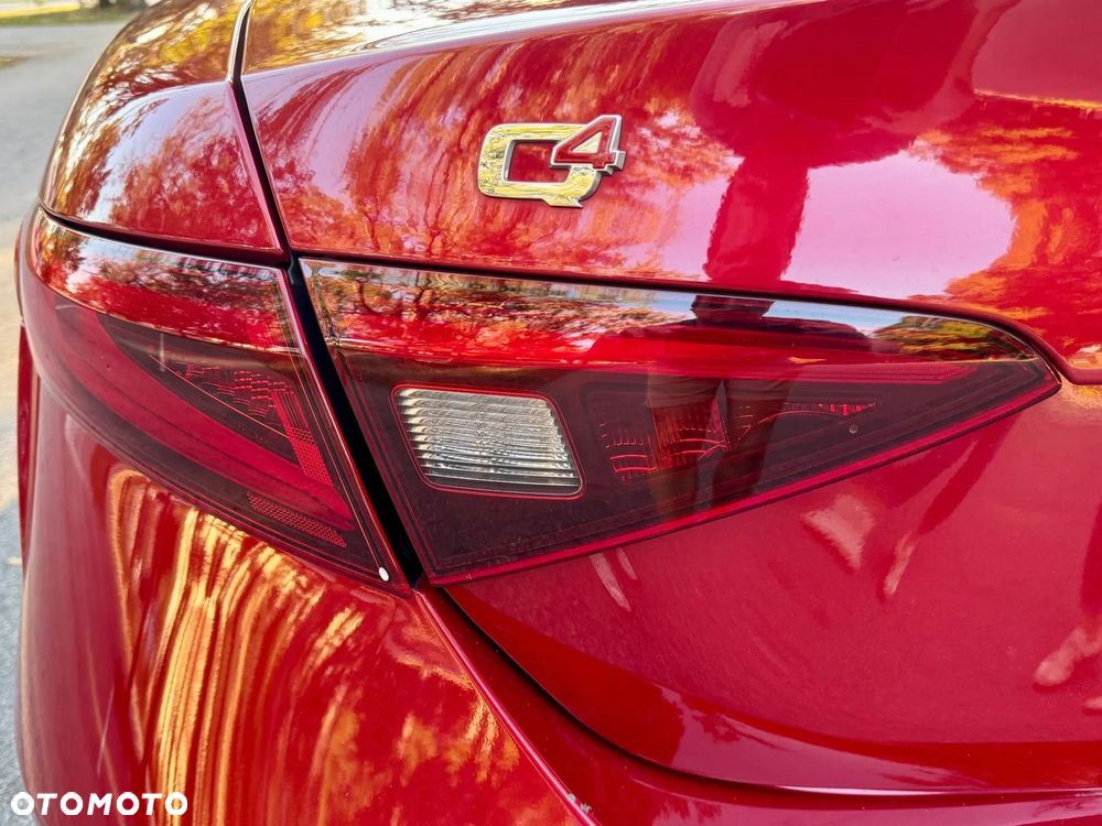 Alfa Romeo Giulia 2.0 Turbo 16V AT8-Q4 Ti - 9