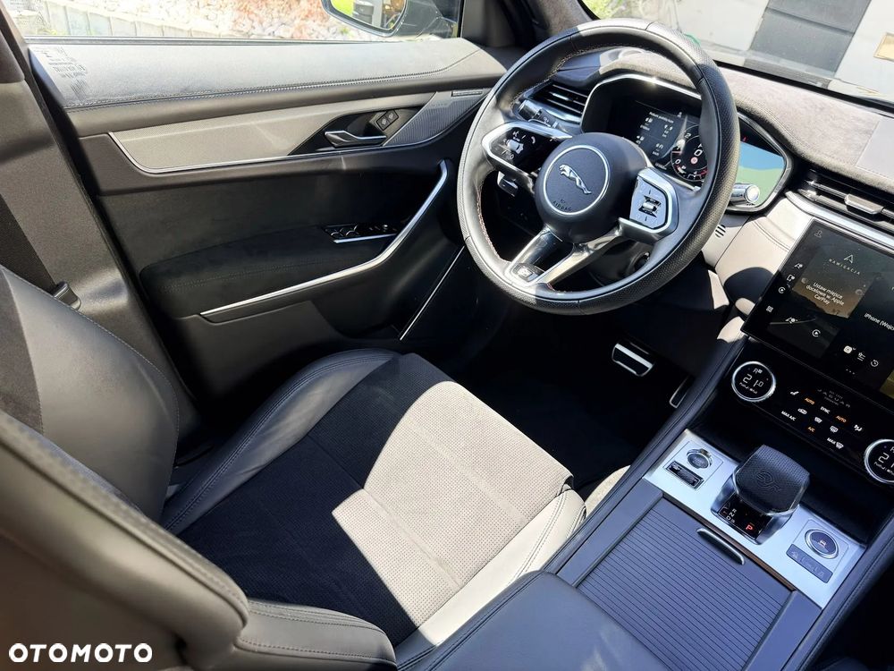 Jaguar F-Pace P550 AWD SVR - 22