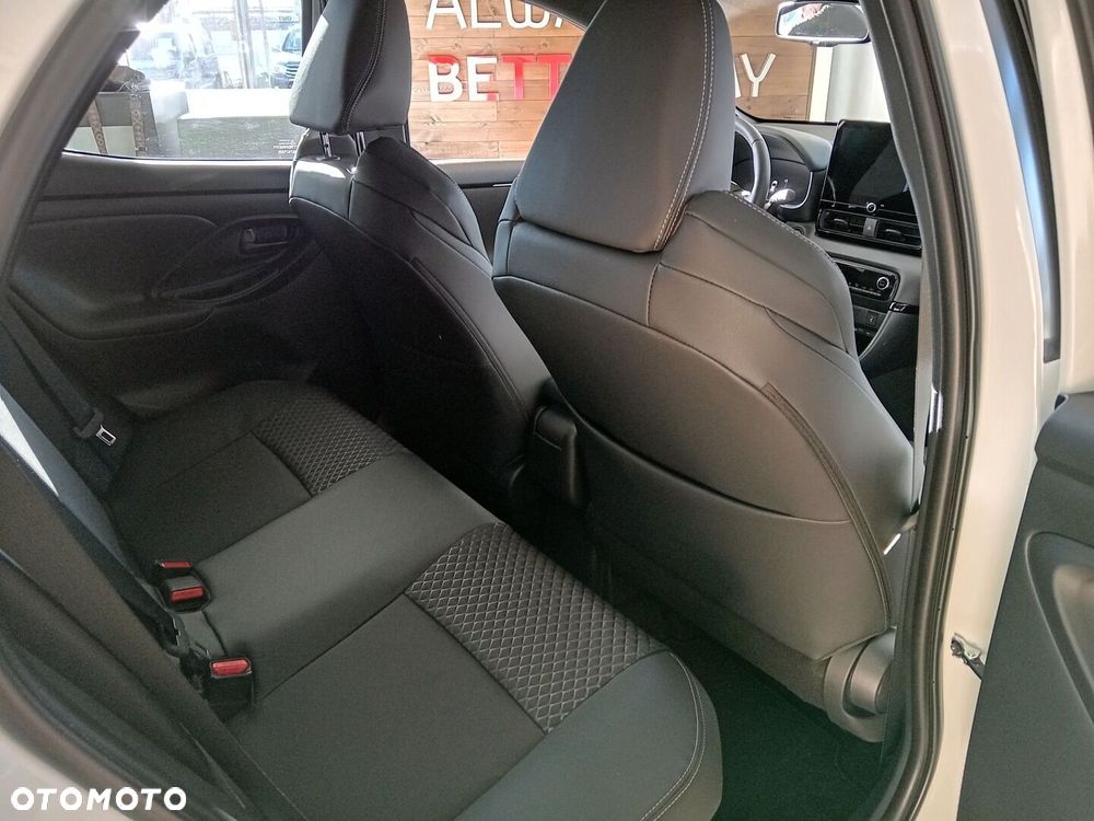 Toyota Yaris Hybrid 1.5 Executive - 8