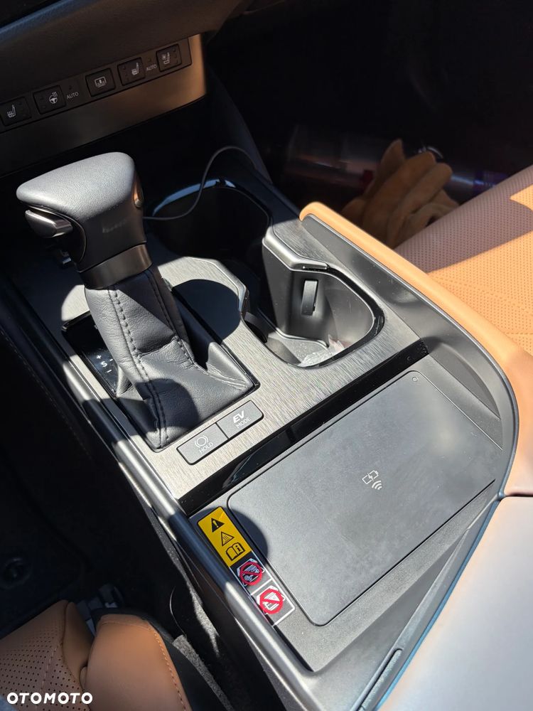 Lexus ES - 14