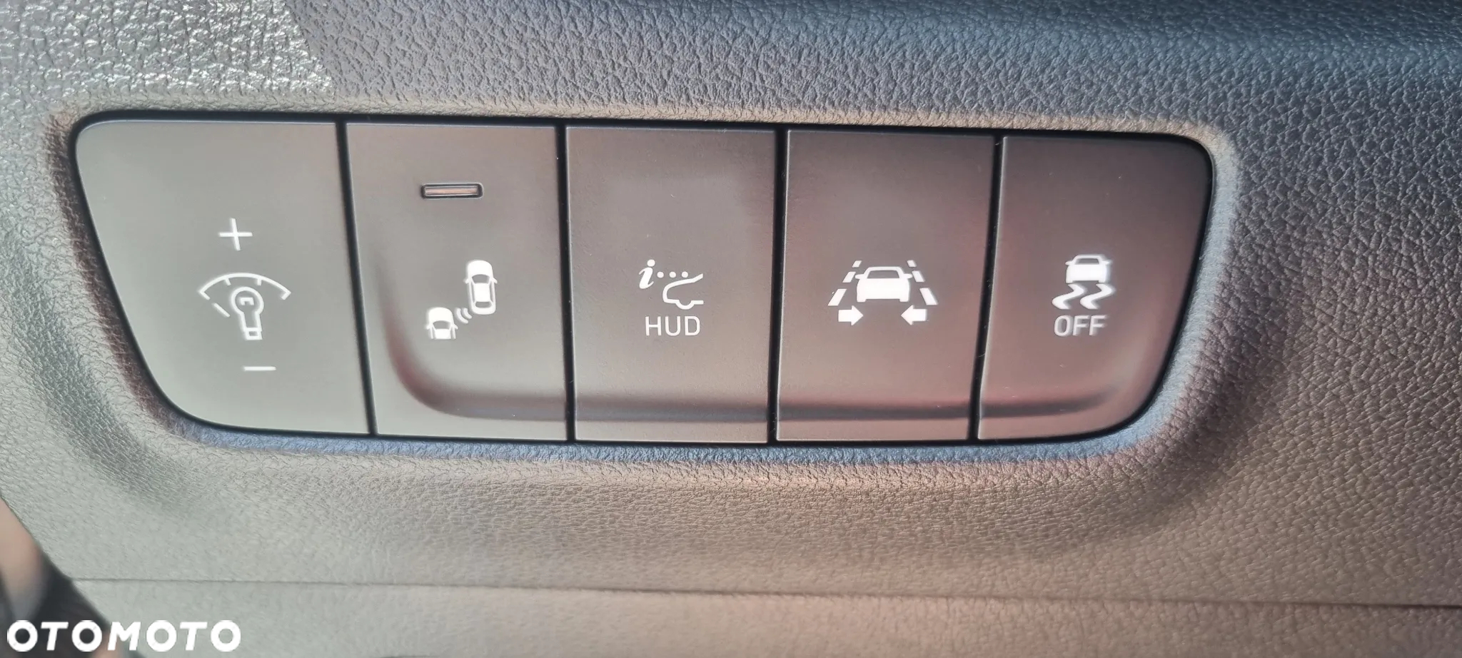 Hyundai Kona 1.6 T-GDI DCT Premium - 33