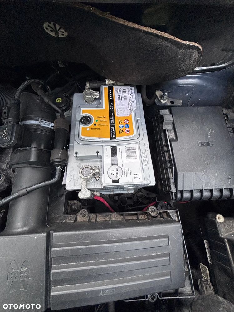 Volkswagen Touran 1.6 TDI DPF Trendline - 23