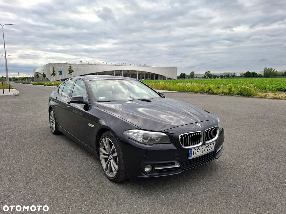 BMW Seria 5 525d xDrive - 14