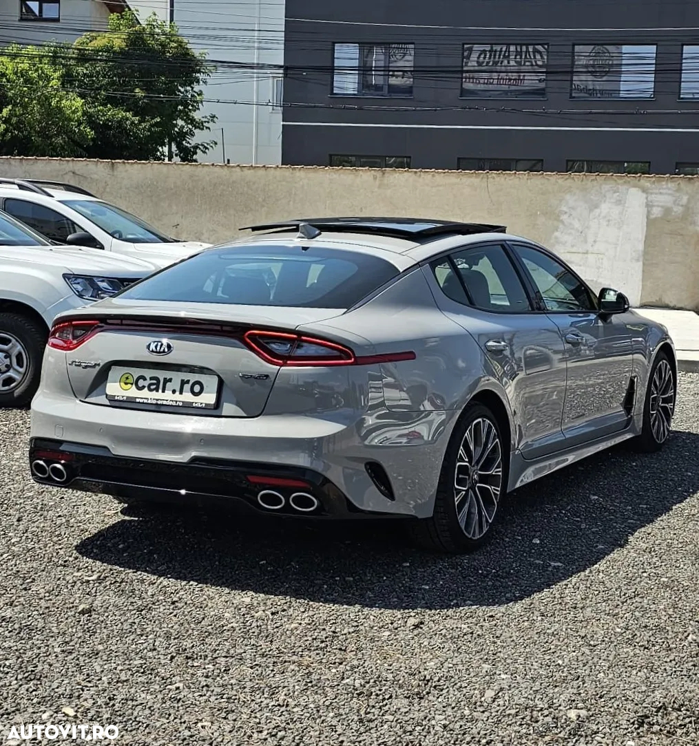 Kia Stinger 2.0 T-GDI RWD GT Line - 4