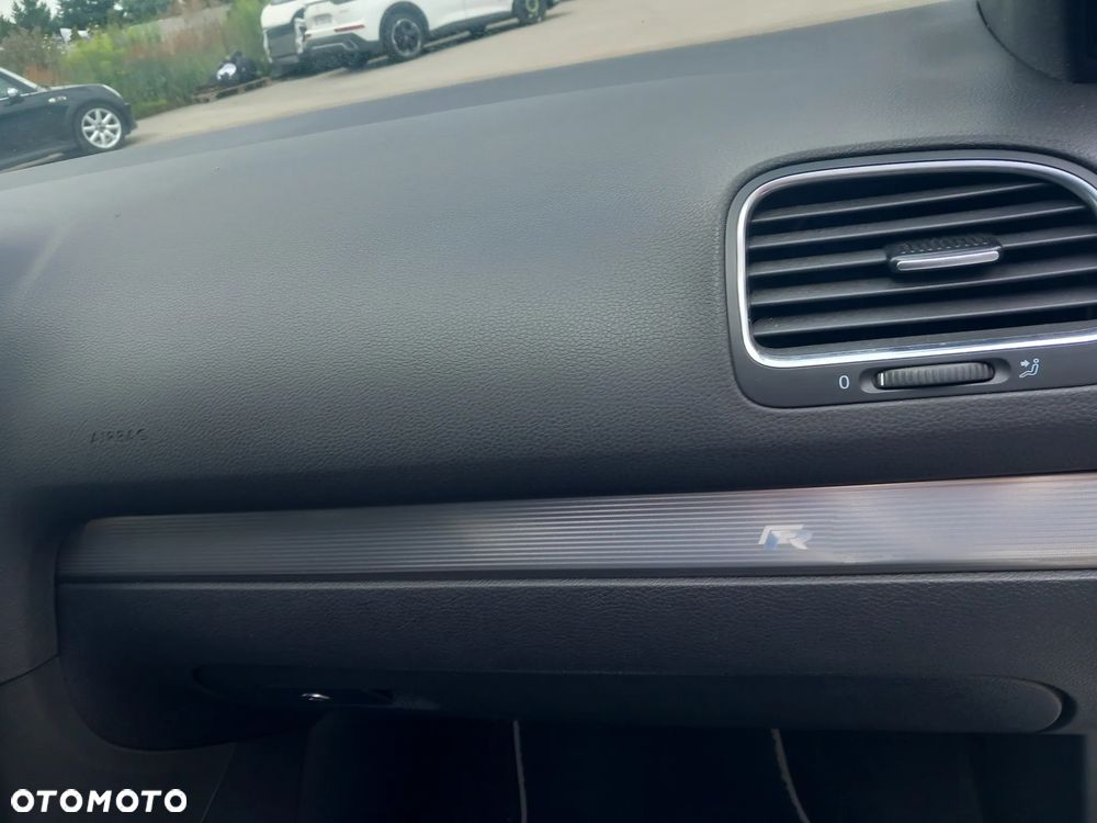 Volkswagen Golf - 11