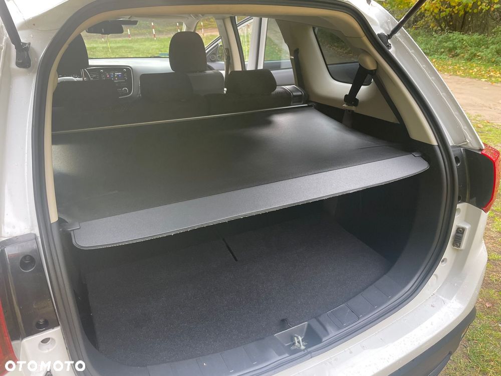 Mitsubishi Outlander 2.2 DI-D 4WD Automatik Edition 100+ - 15