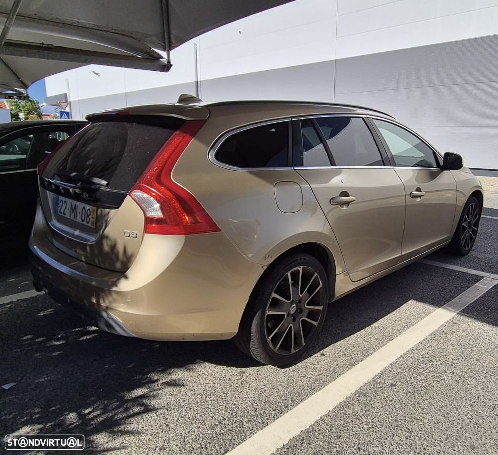 Volvo V60 2.0 D3 Momentum - 5