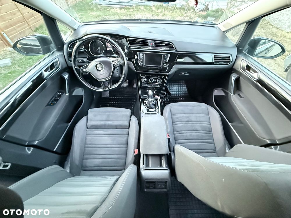 Volkswagen Touran - 19