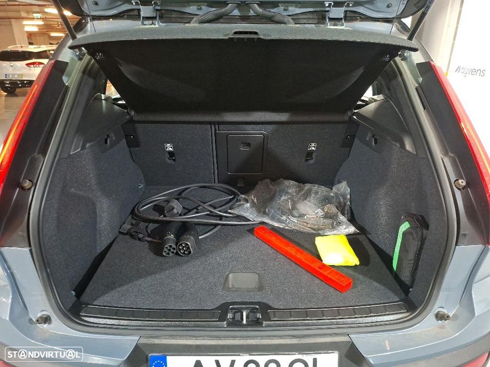 Volvo XC 40 Recharge Core - 11