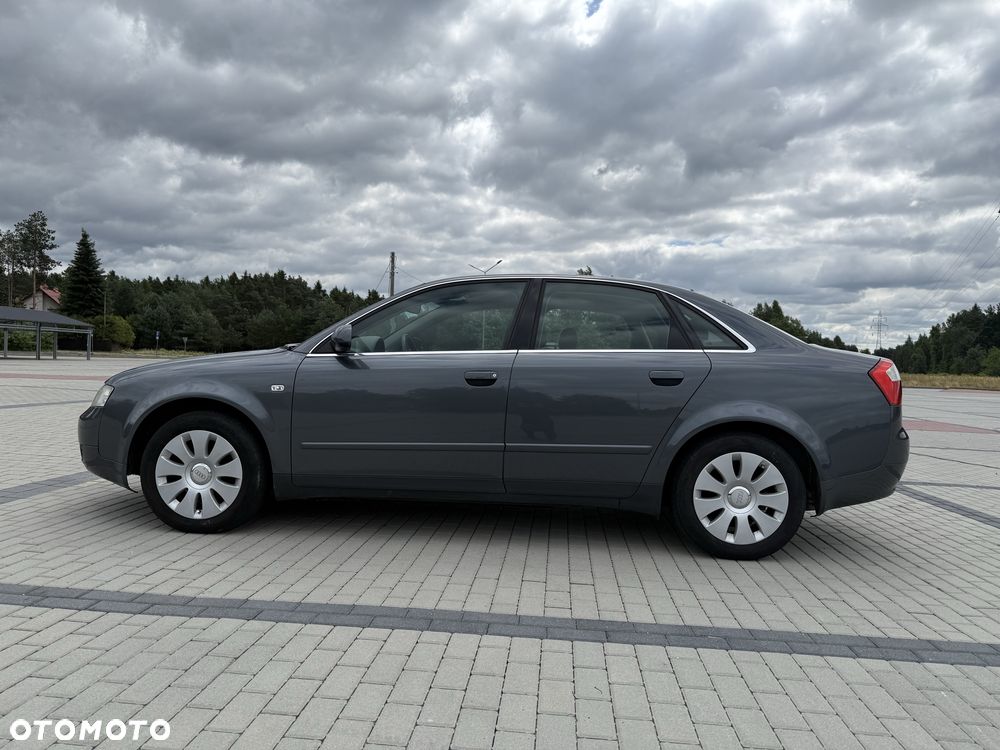 Audi A4 Limousine - 5