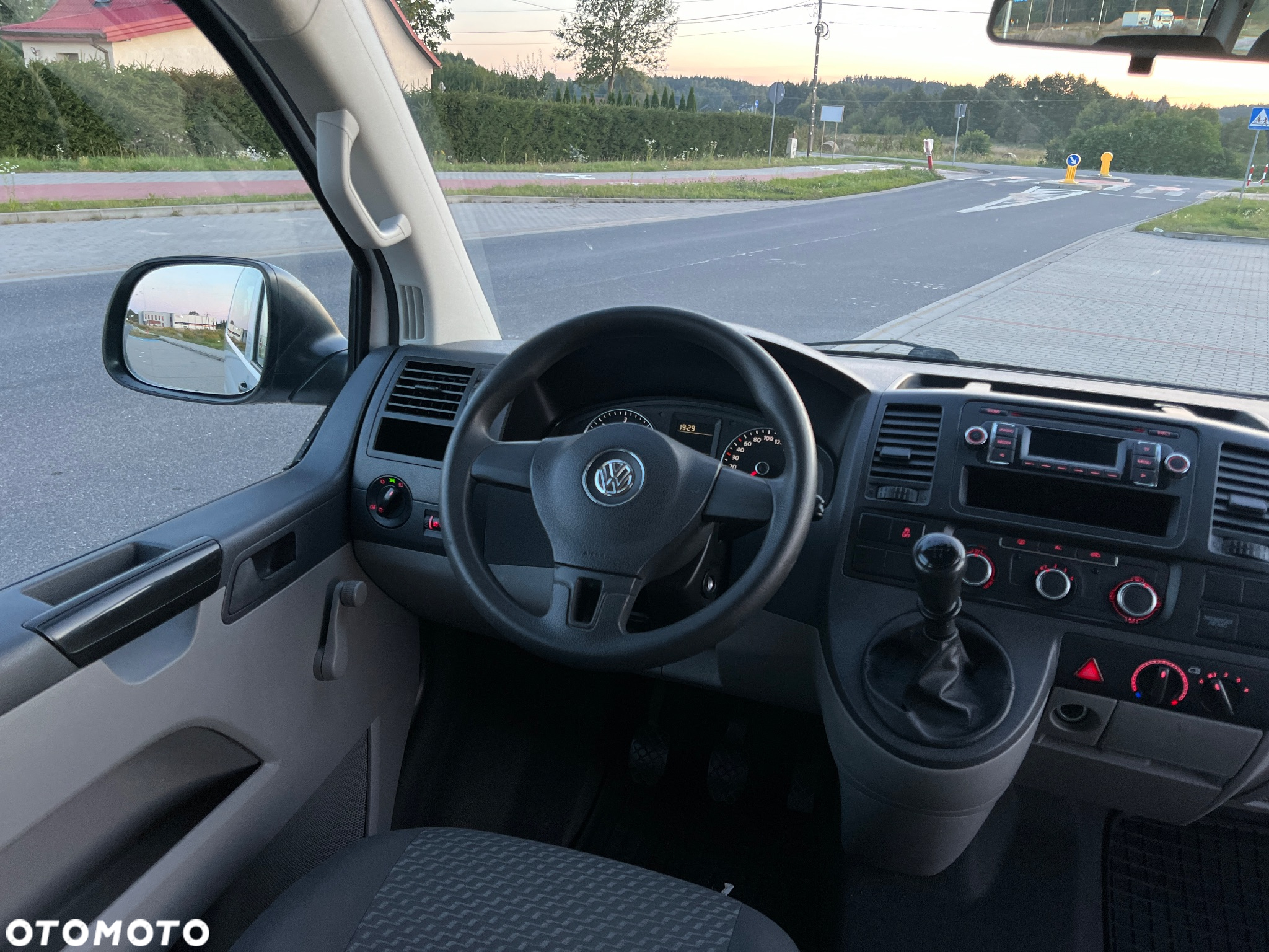 Volkswagen Transporter T5 TDI L1H1 - 24